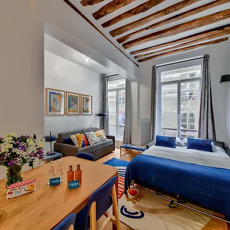 Urbanflat 98 - Large In The Center Of Appartamento *